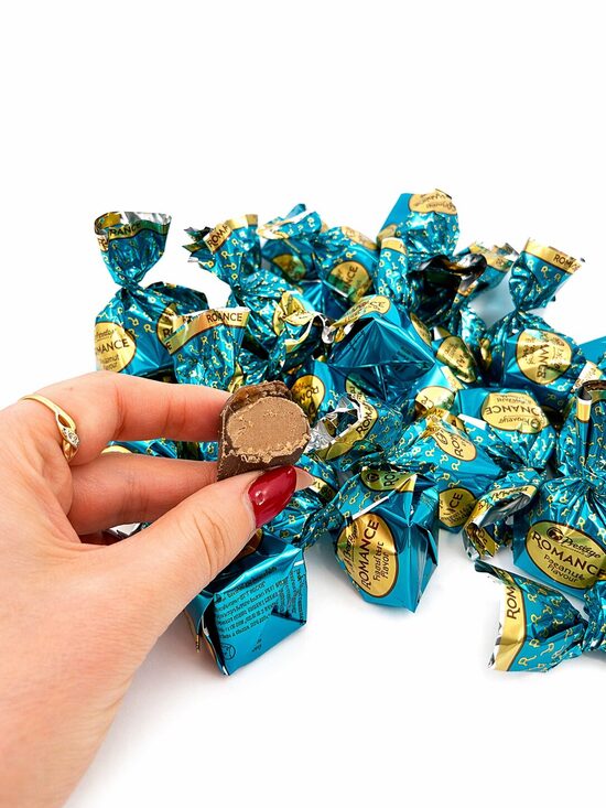 Šokolādes konfektes ar lazdu riekstu krēma pildījumu ''Romance'' 1kg