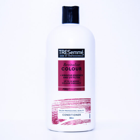 TRESemmé Colour Revitalise Colour Protection Conditioner (900 ml)